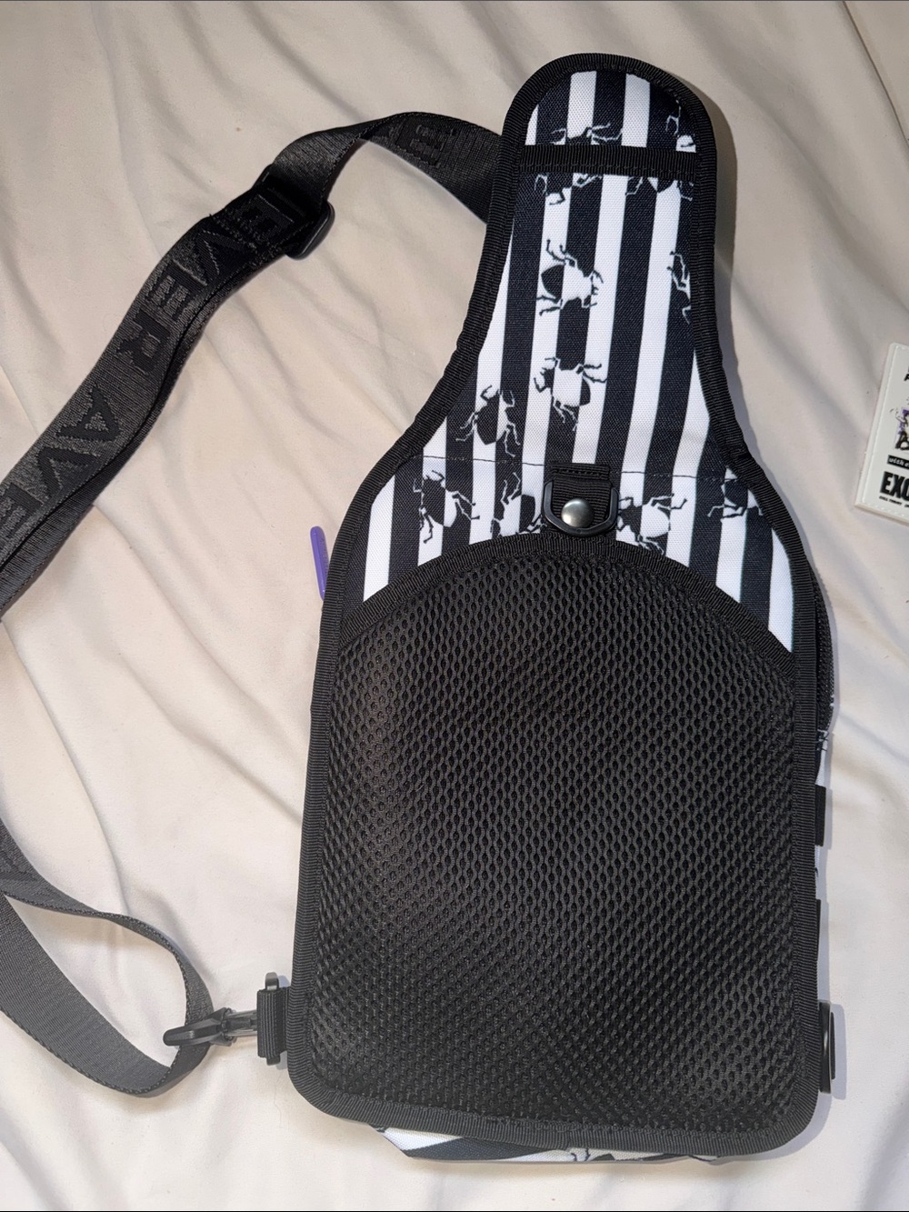 Wolfpak Beetlejuice 9L tactical sling + extra patch - Picture 2 of 4